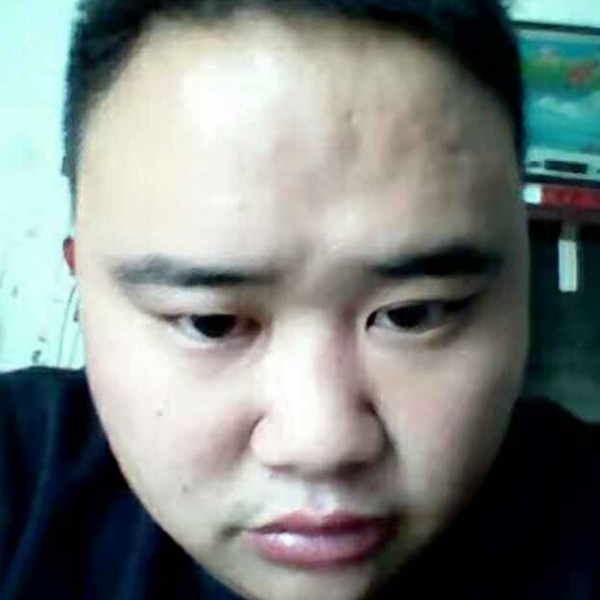 睫毛膏蹁跹羞涩的照片