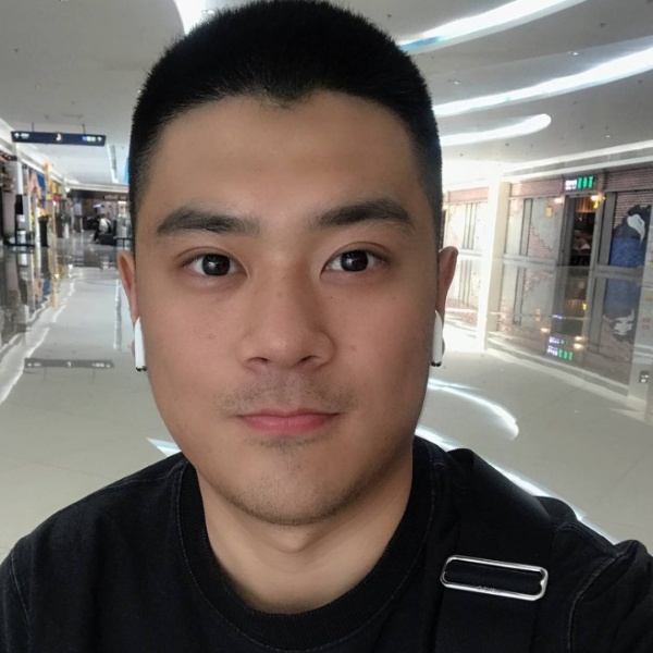 威武的小伙的照片