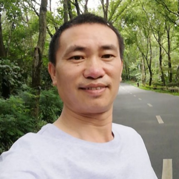 矜柔回首沉静的照片