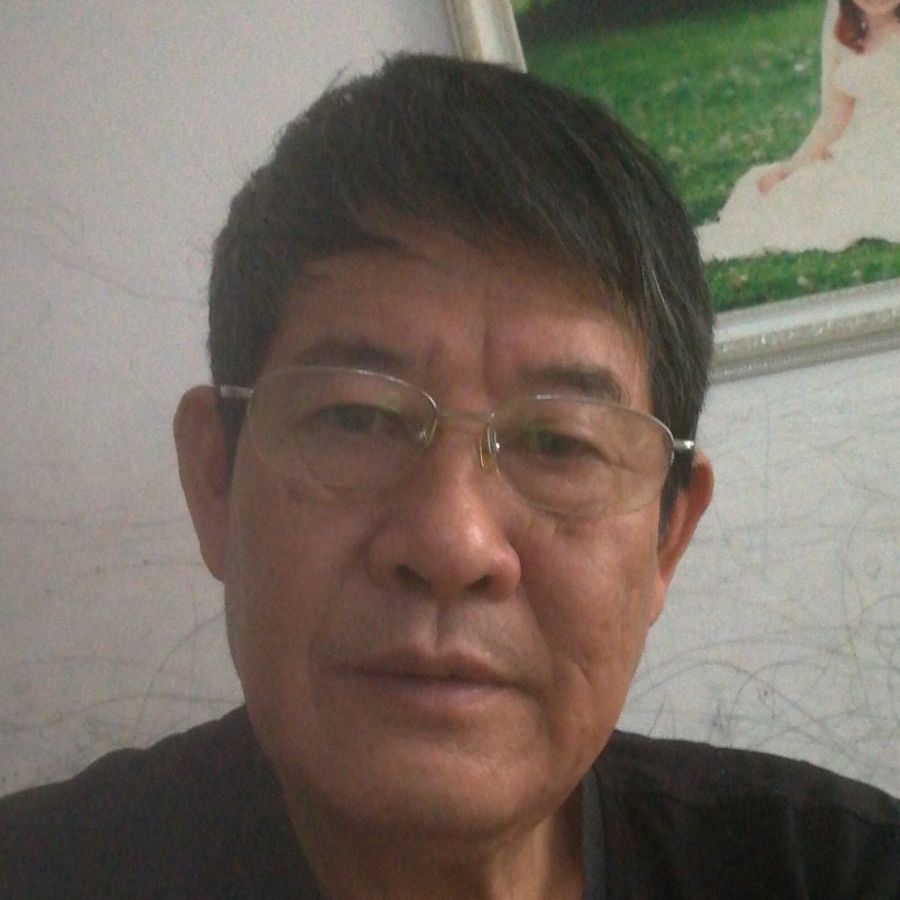 激情等待眼神的照片