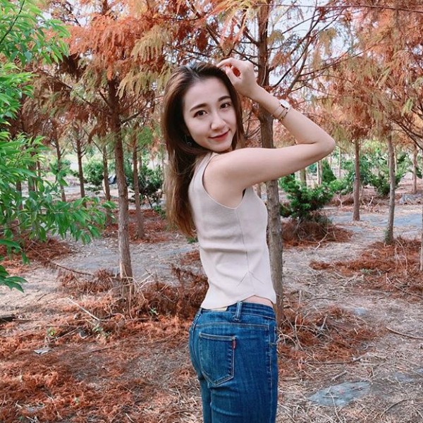 忧心凝眸的照片