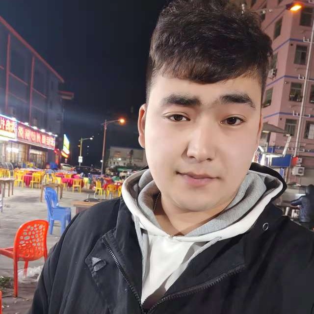 阿卜杜力米的照片