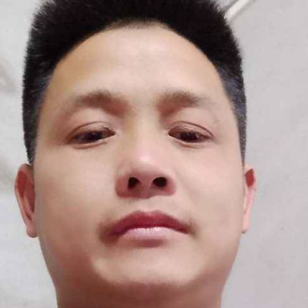 路灯拾忆错落的照片