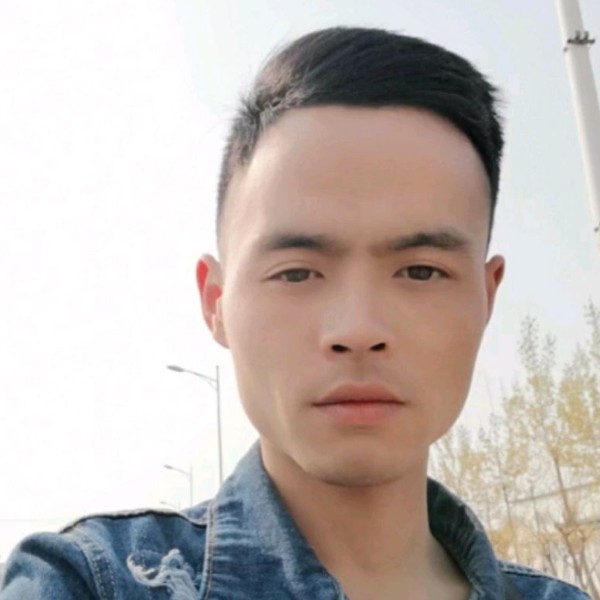 隐忍民工的照片