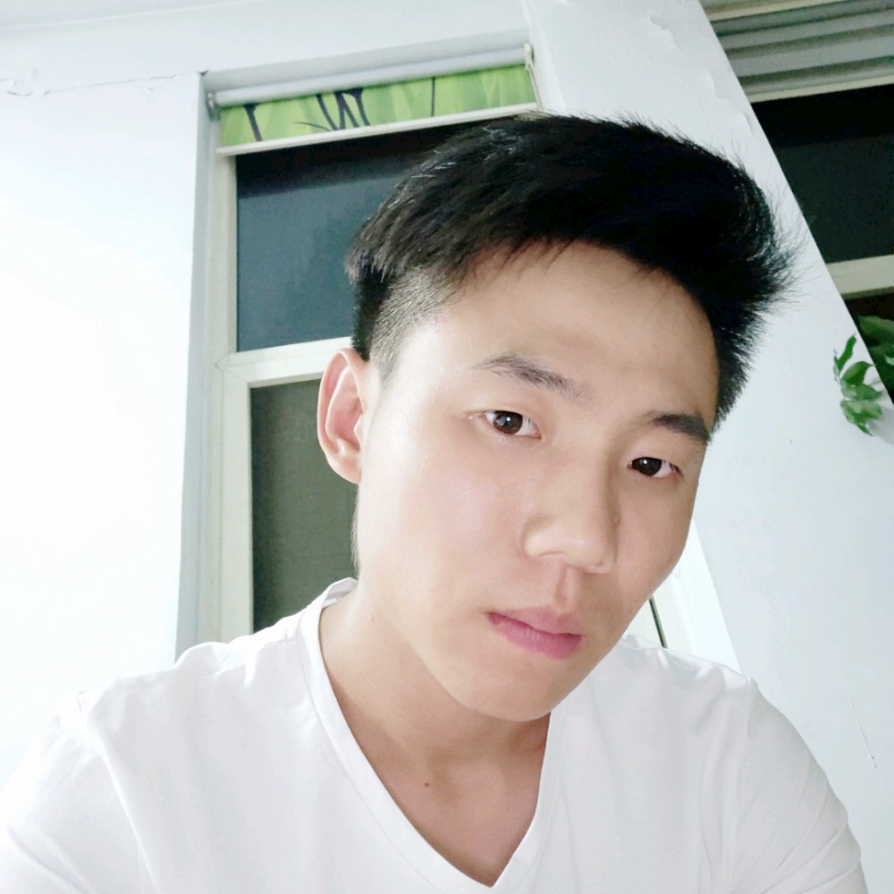 秀发蹙眉纯真的照片