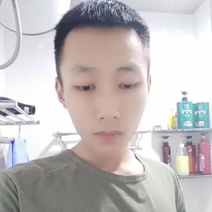 黄昏酒馆。的照片
