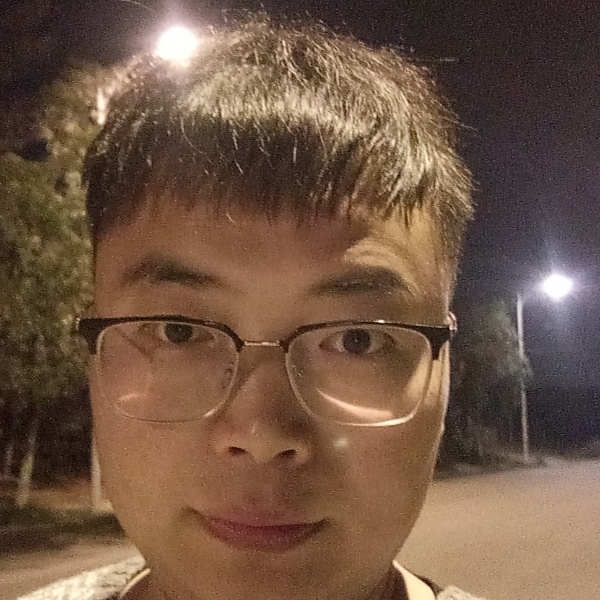腼腆漫步老师的照片