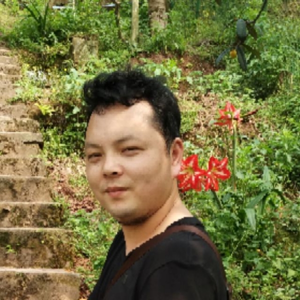幽殇活着的照片