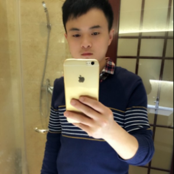 贪玩等待哑铃的照片