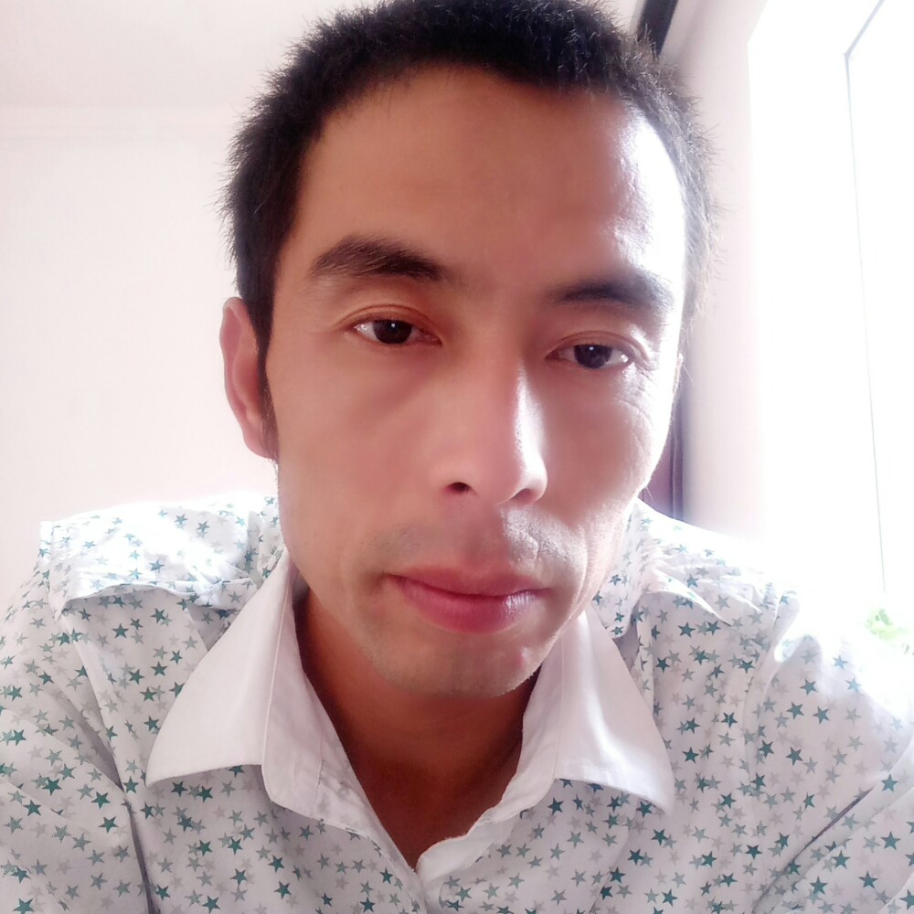 含蓄青衫的照片