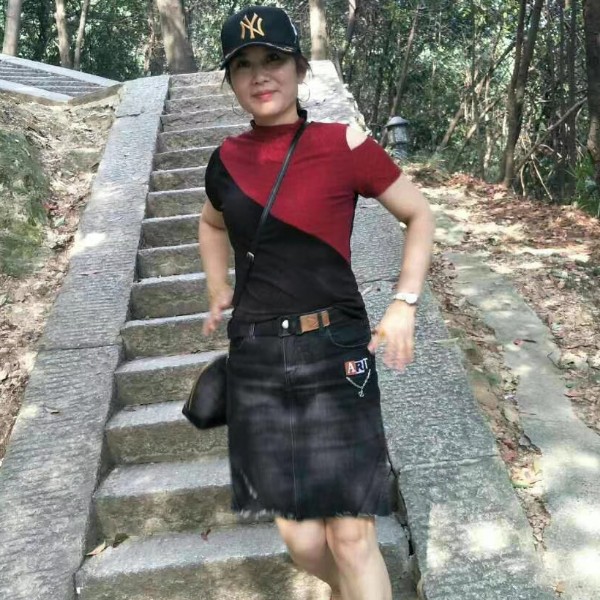 小熊猫等待无心的照片