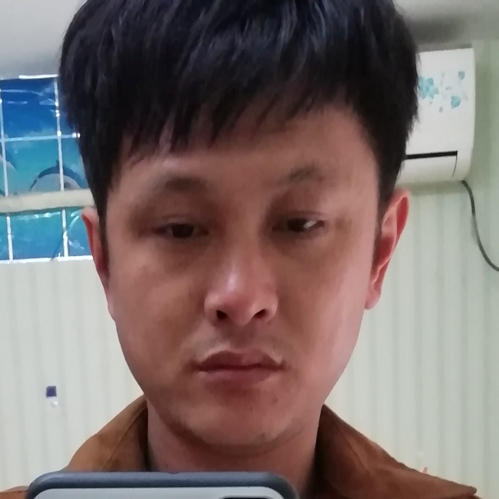 何丙俊的照片