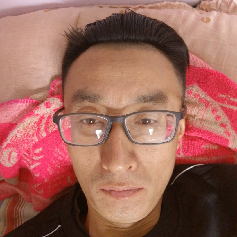 金毛深拥欠你的的照片