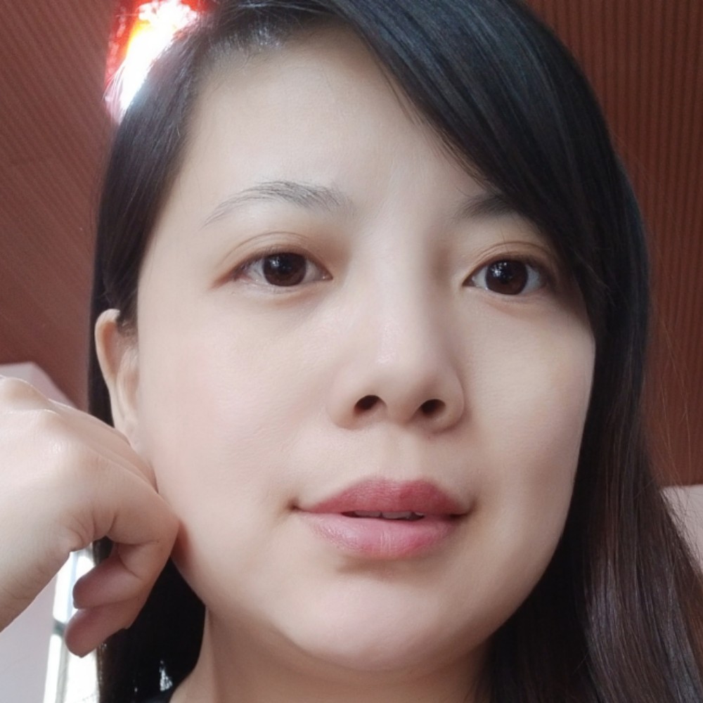 坦率拿铃铛的照片