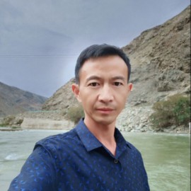 兴奋邂逅小鸭子的照片