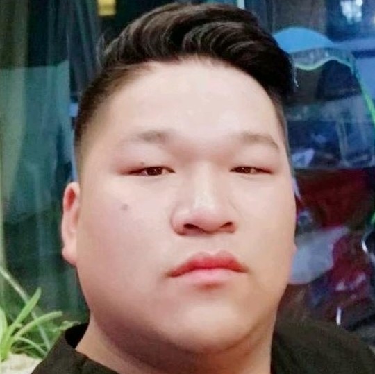 晨曦苦恋默默的照片