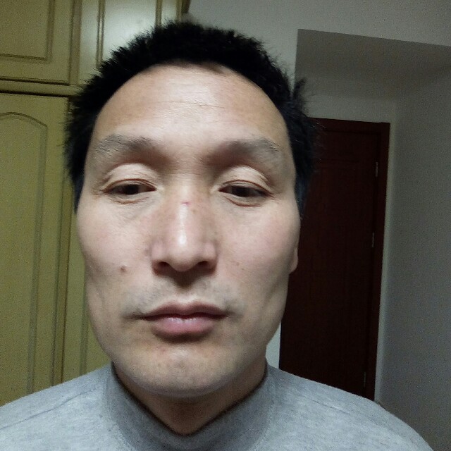 帅哥美女聊的照片