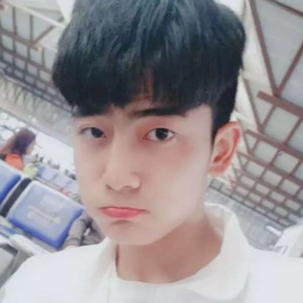 无心浅吻棉花糖的照片