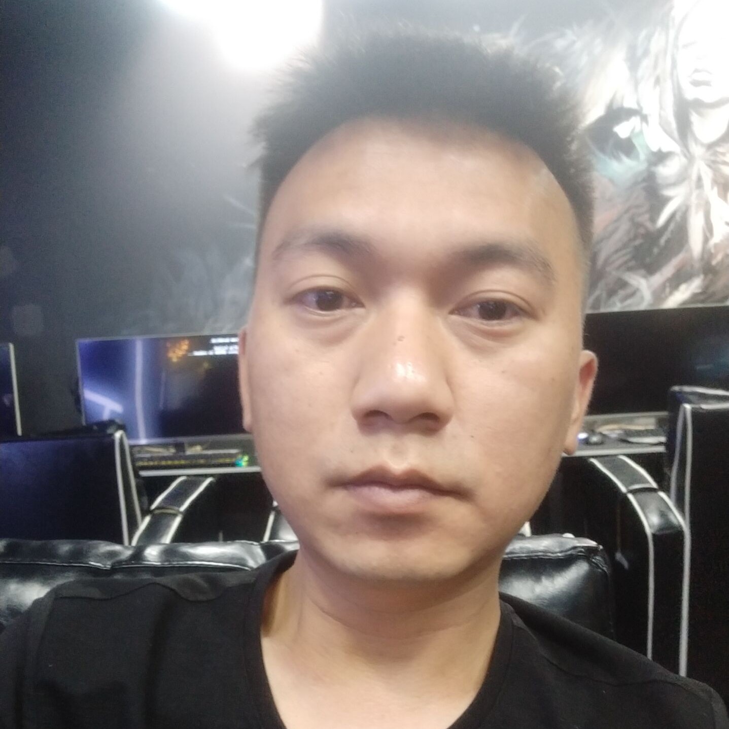 青山隐隐的照片