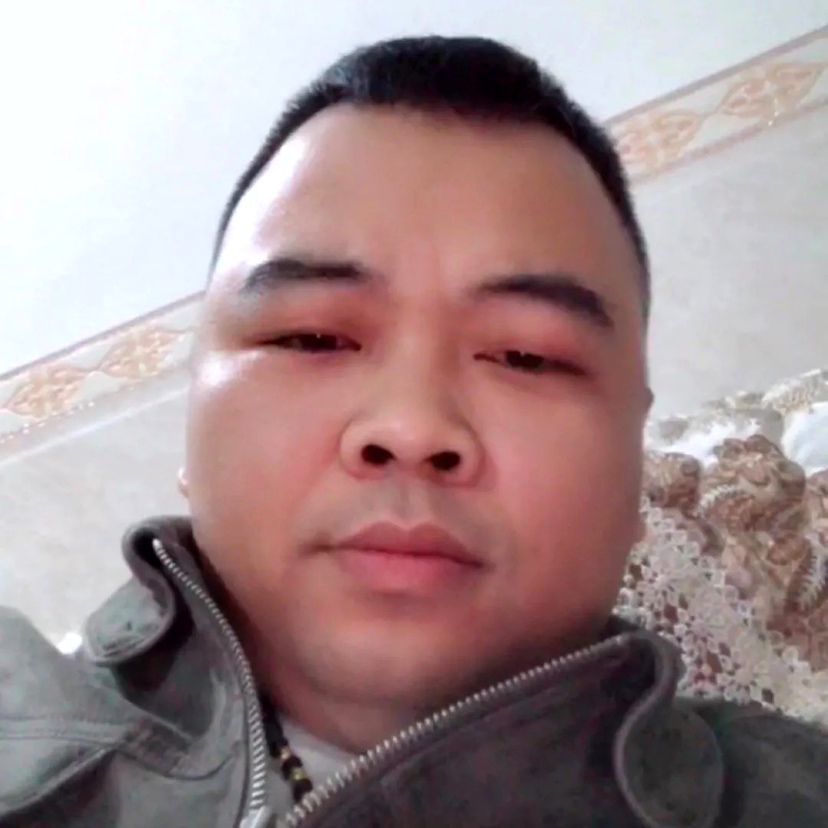 典雅黑裤的照片