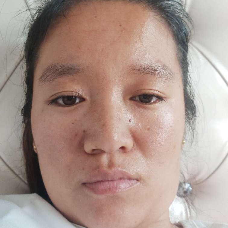 沉默浅吻期待的照片