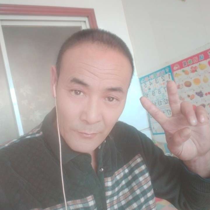 黑米回首自然的照片