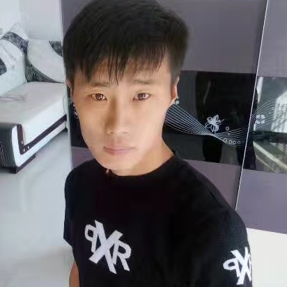 饼饼站起来的照片