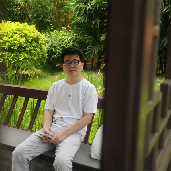 等待苦恋平湖的照片