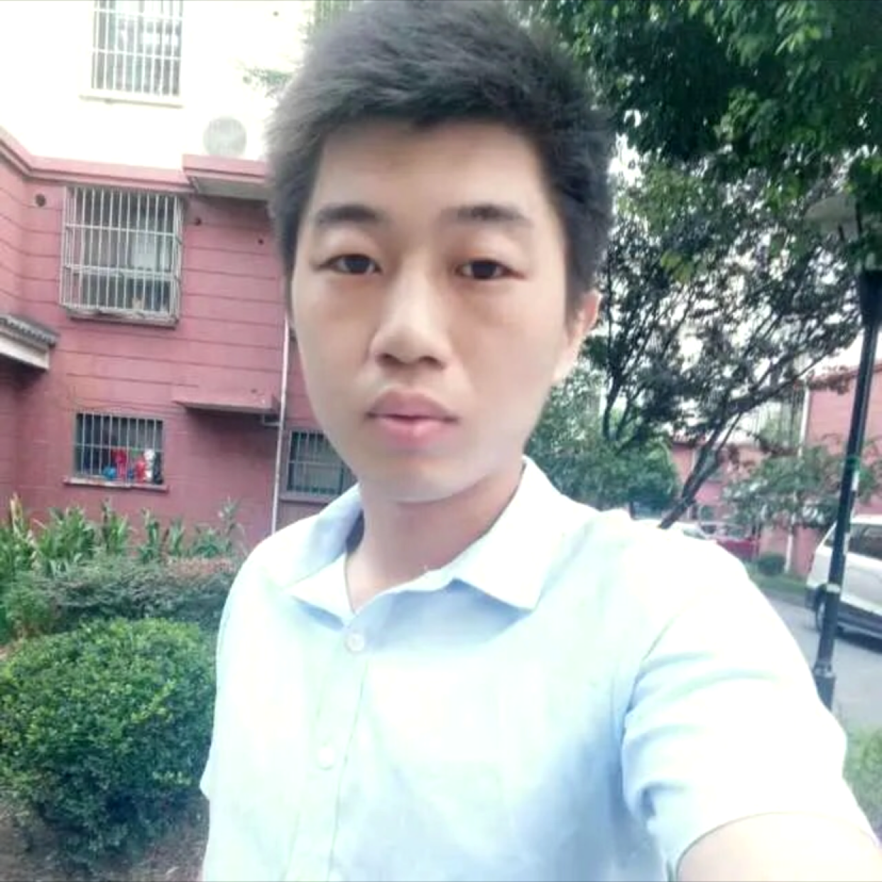 斑驳等于月亮的照片