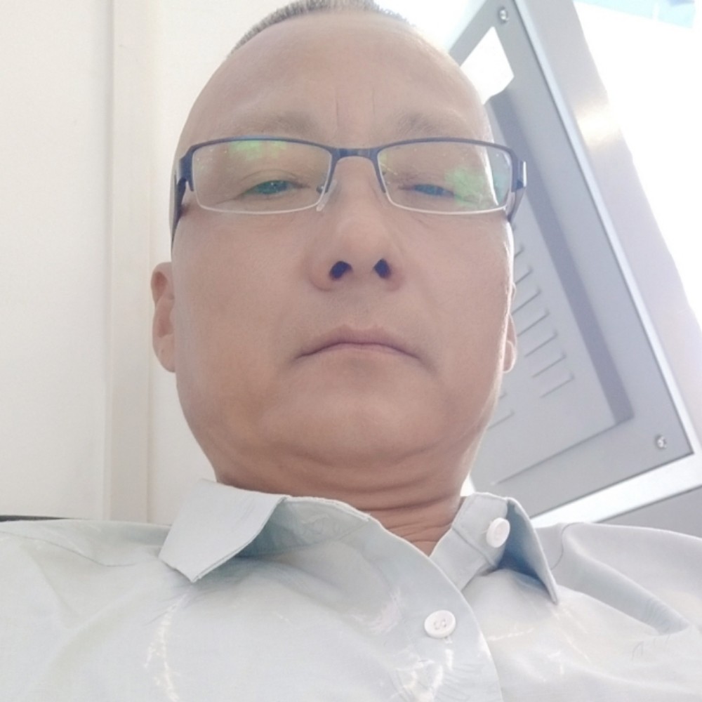青衣笑儒雅的照片