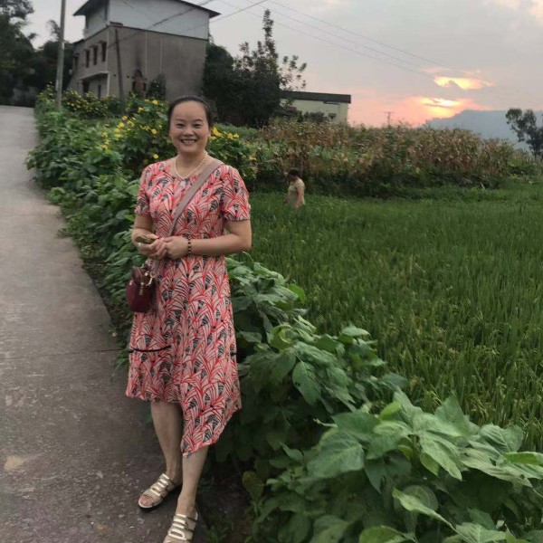 秀年华的照片