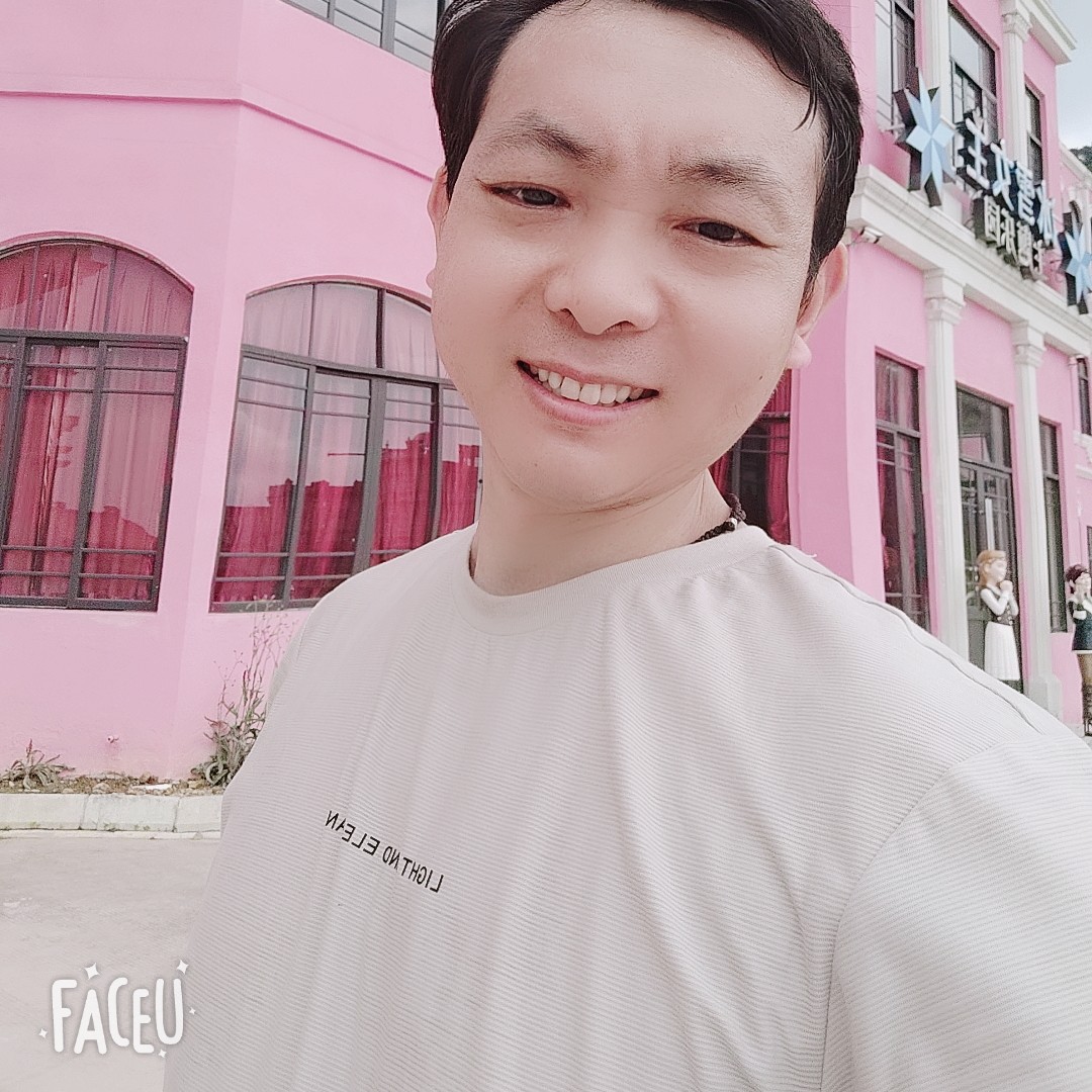 琉璃邂逅呆萌的照片