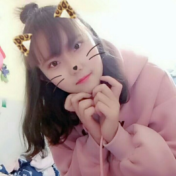 绵密绿草的照片