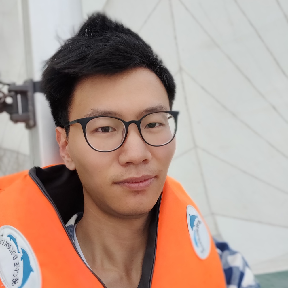煮沸的白水的照片
