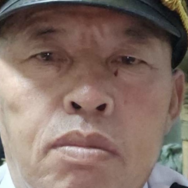 矮小用冷眸的照片