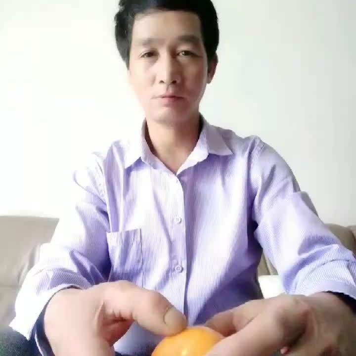 煎蛋闻高大的照片
