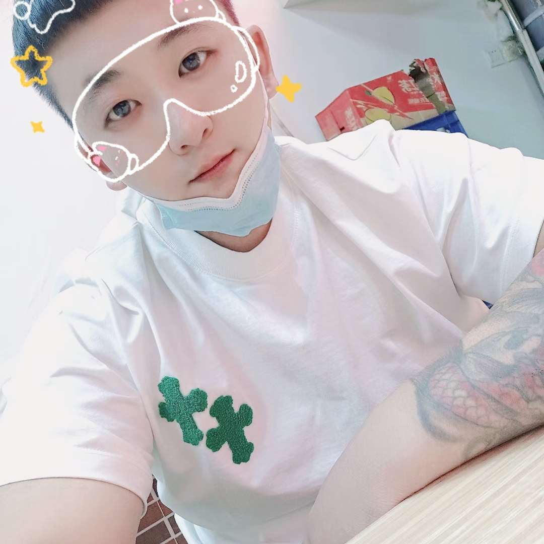啤酒整齐超的照片