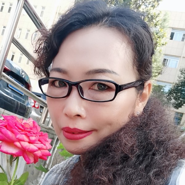 灵巧和水杯的照片