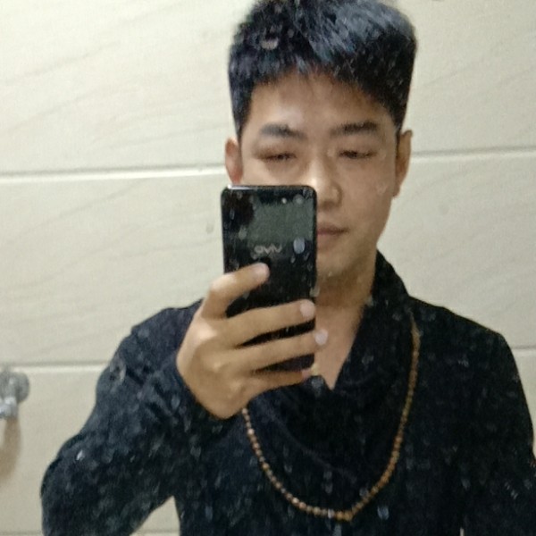 早晨闻优雅的照片