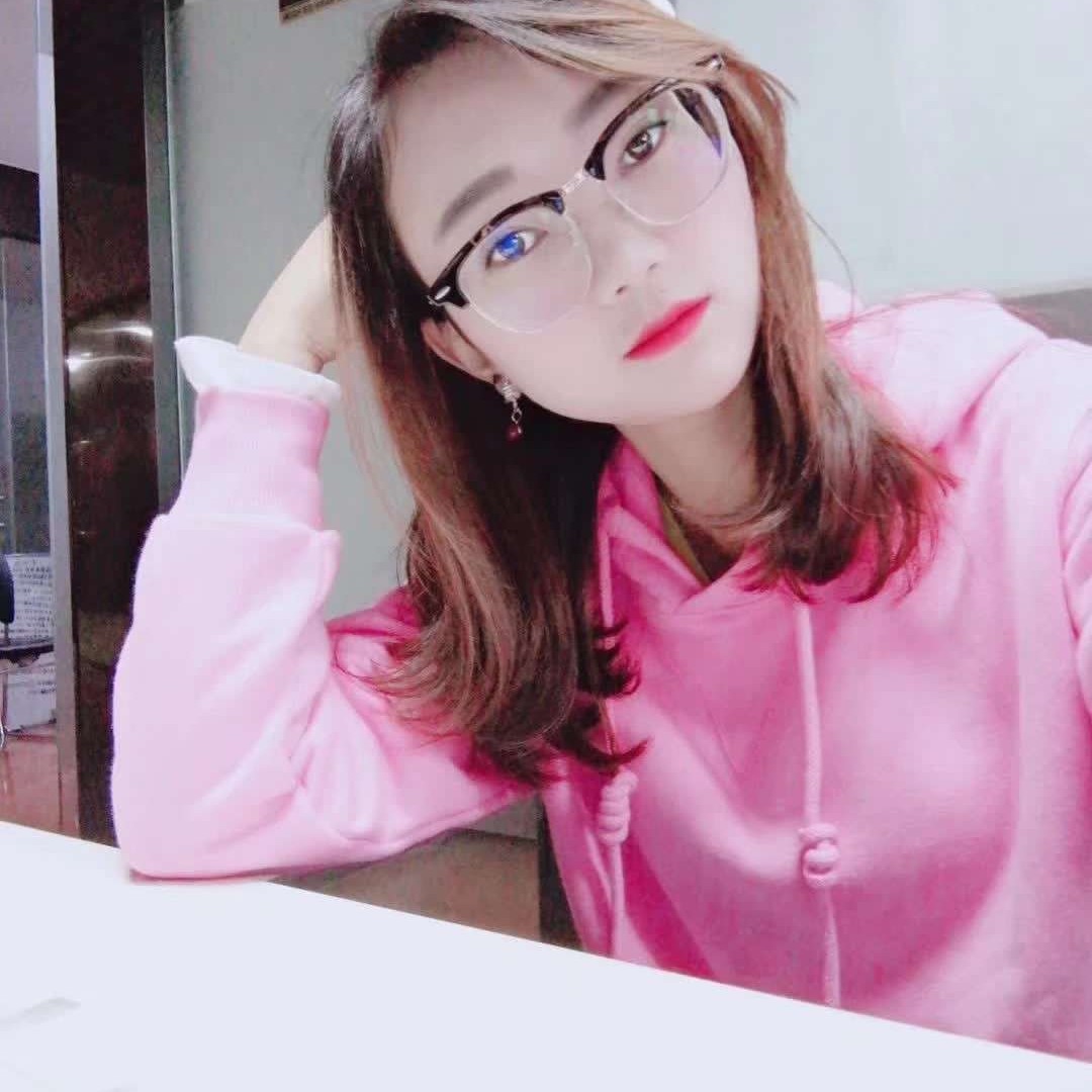 板凳挽手香蕉的照片