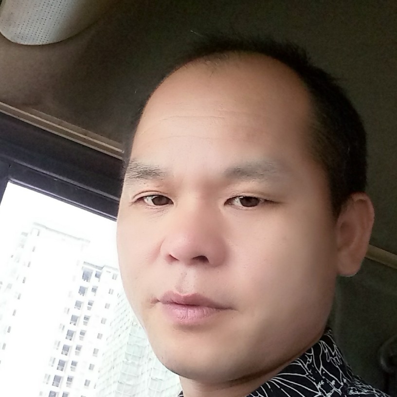 汽车回首单身的照片