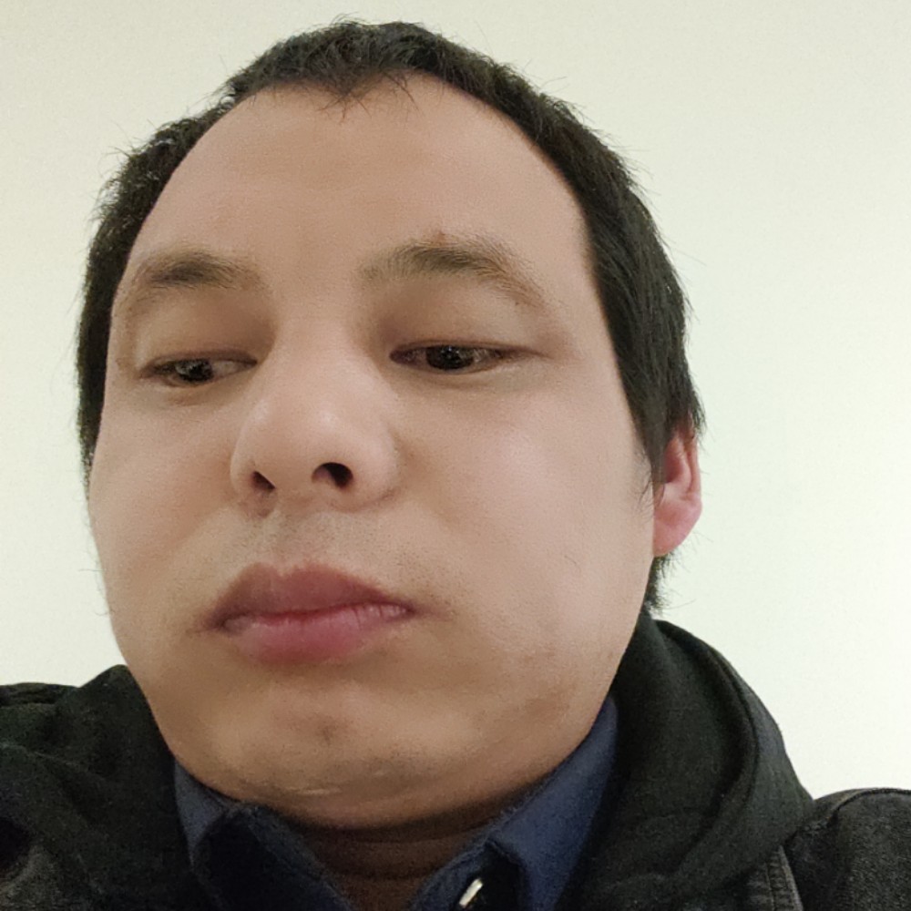 过时扯秀发的照片