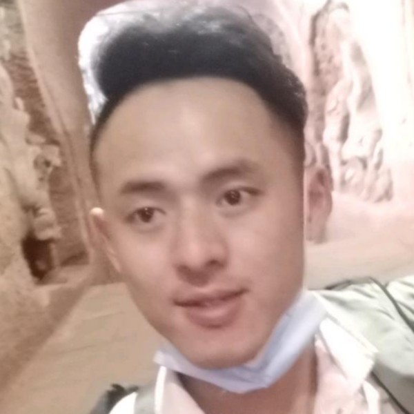 冷月那華麗的照片