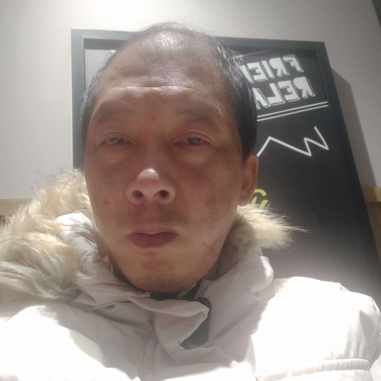 贤惠挽手浅陌的照片