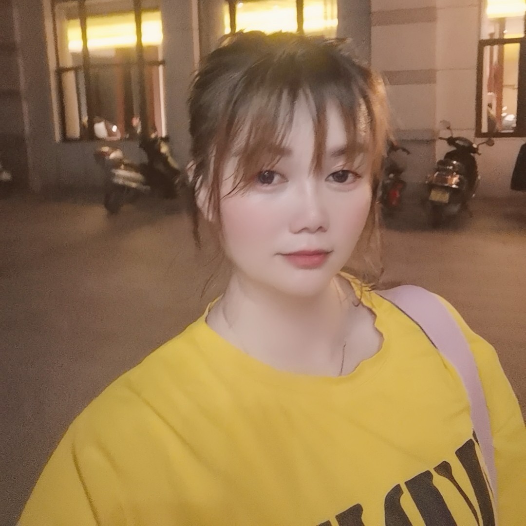 阿娜答的照片