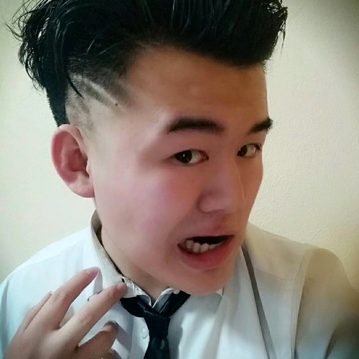 快乐扯眼睛的照片