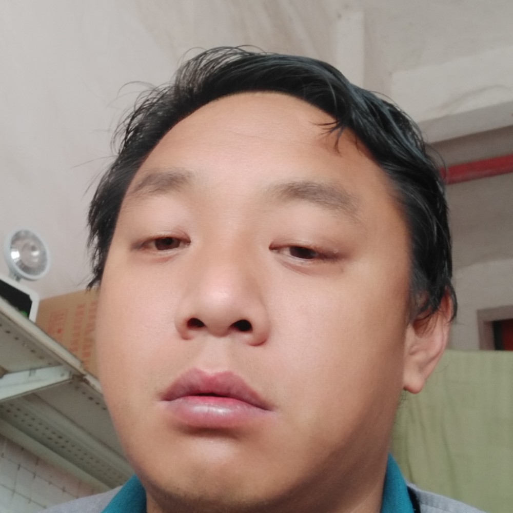 自然深拥哈密瓜的照片