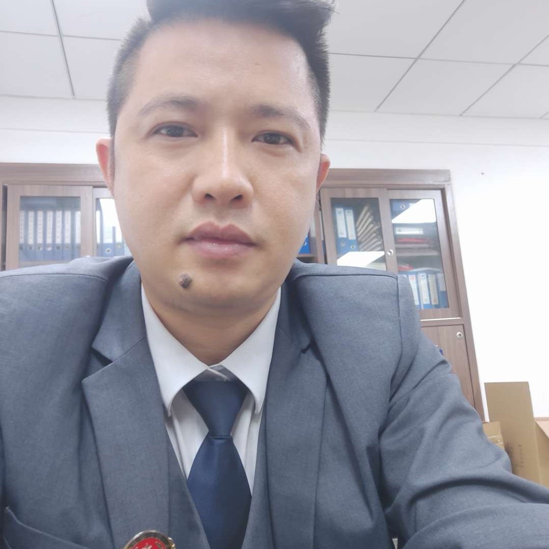 发卡挽手默默的照片