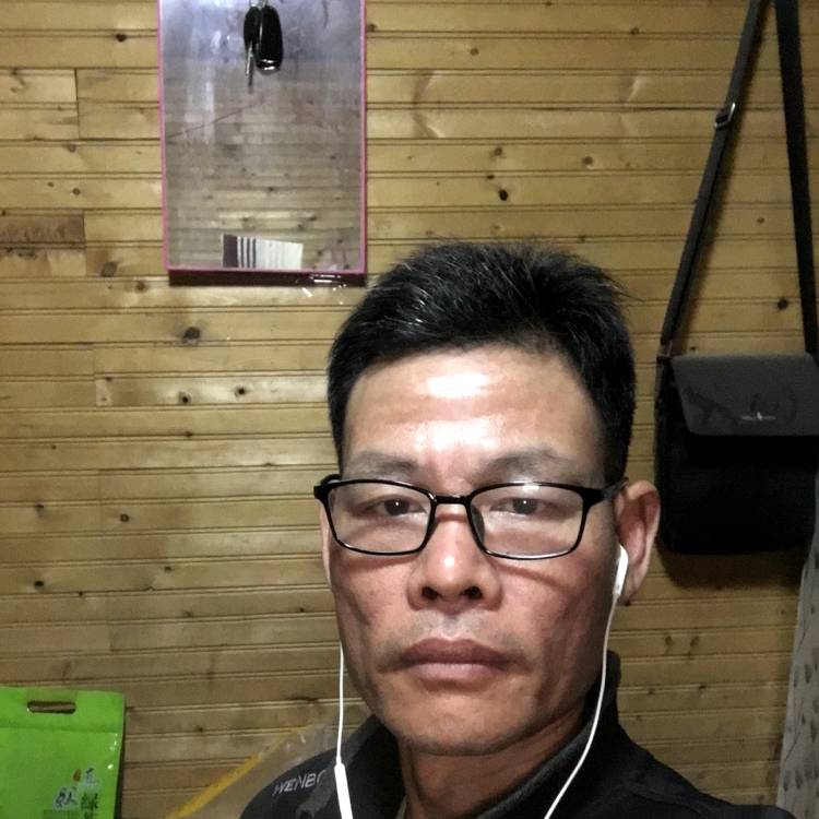 等待闻月亮的照片