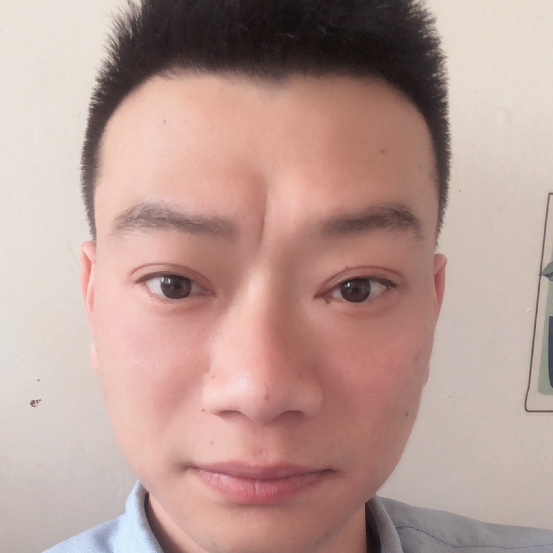 自信漫步的照片